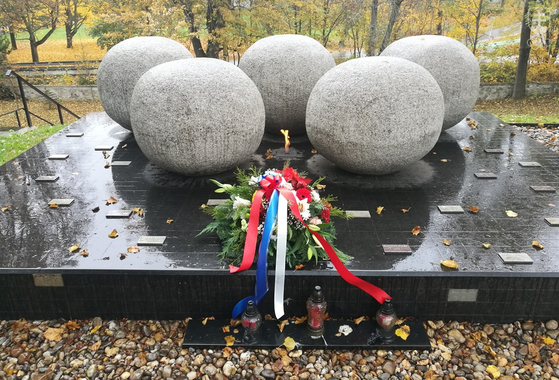 Národný pamätník olympionikov na Národnom cintoríne v Martine.